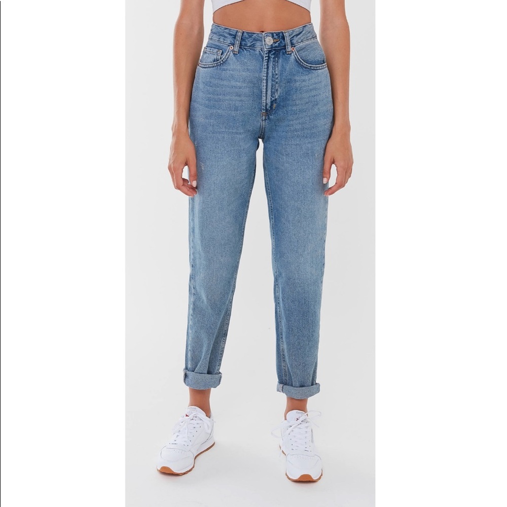 BDG High-Waisted Mom Jean- Light Wash